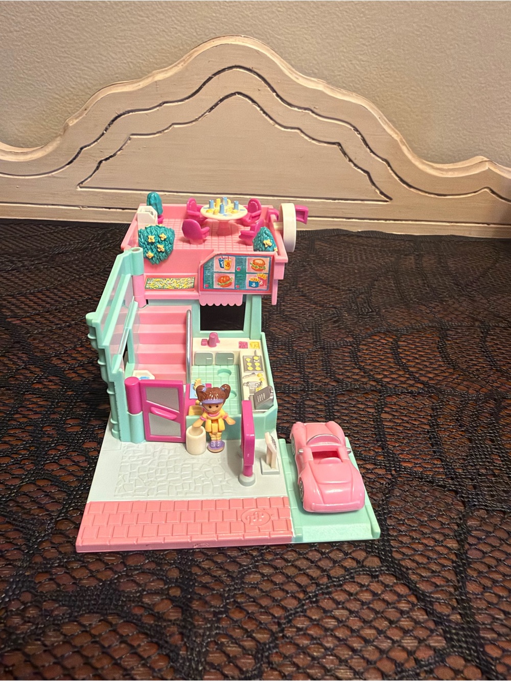Vintage Polly Pocket Burger Drive Thru- 1994